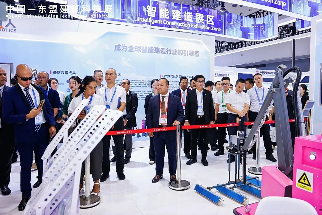 4大组合、12款机器人！博智林机器人豪华阵容亮相中国-东盟建筑科技展