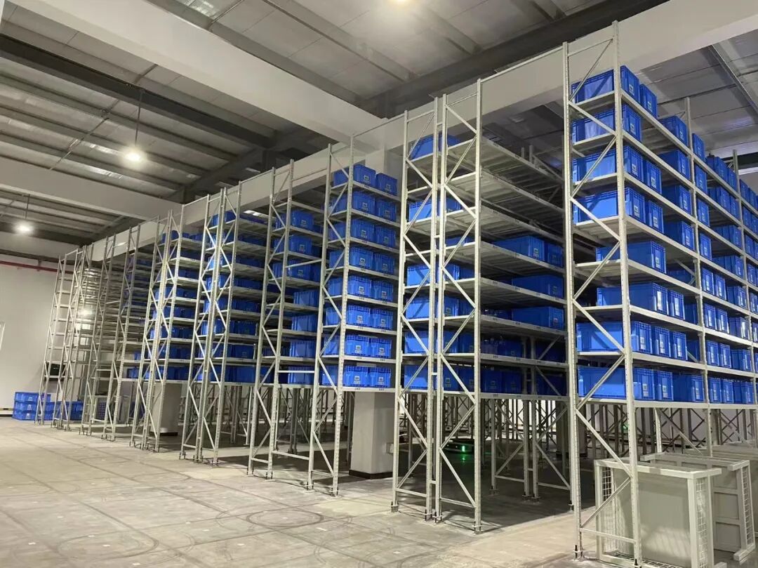 破解电厂仓储管理难题：欧曼料箱+潜伏机器人协同方案