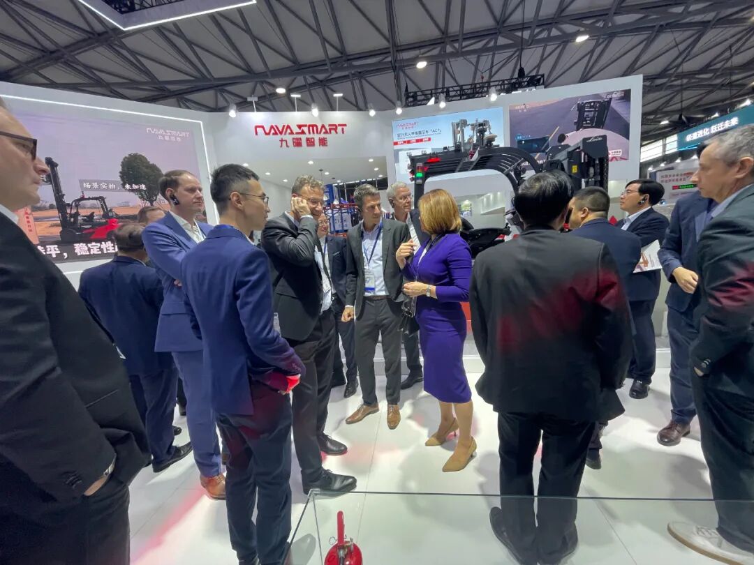 九曜智能亮相2025 CeMAT ASIA，持续引领场间无人驾驶商业化变革